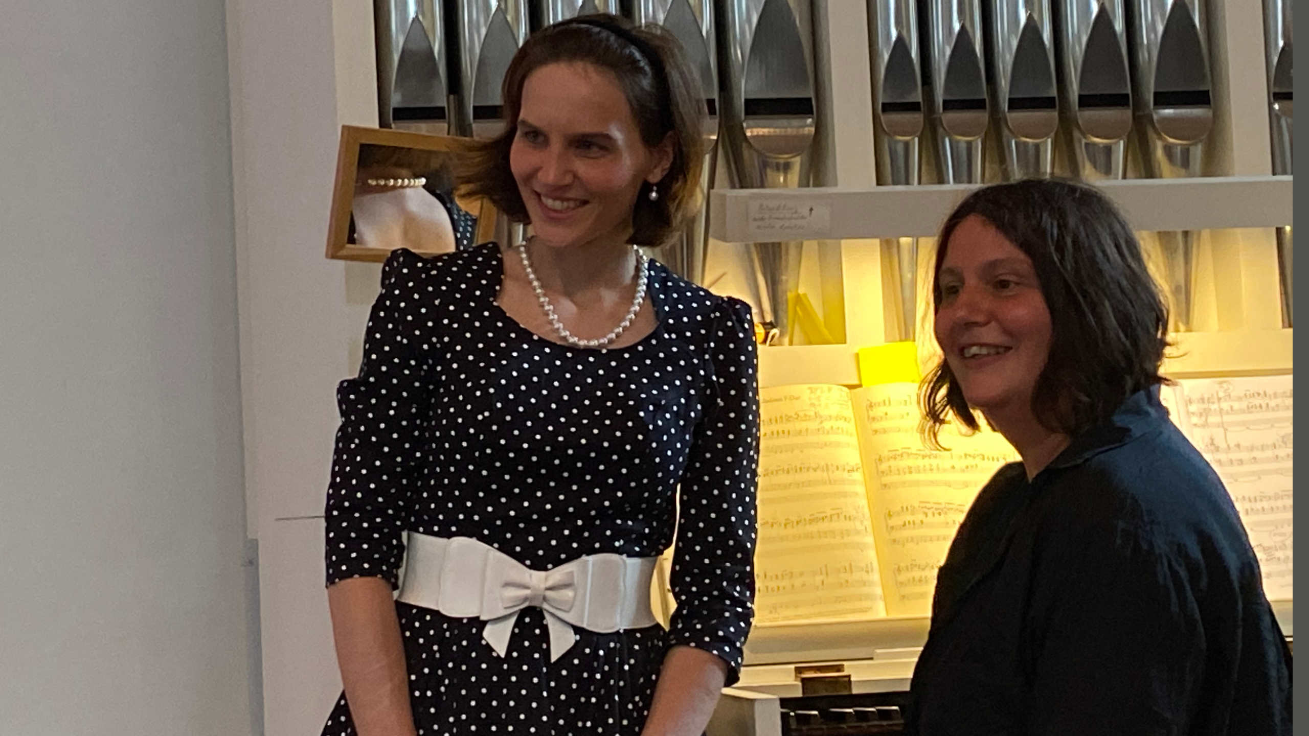 Miriam Ludewig und Kantorin Anna Ikramova